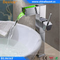Beelee New Design Water Power cascada baño LED Faucet